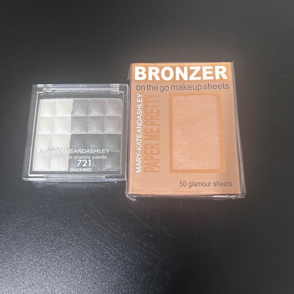 Mary-Kate and Ashley Bronzer Sheets and Eye Glam Eyeshadow Smashing
